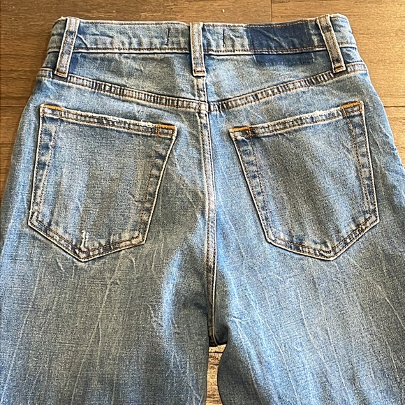 NWT Abercrombie and Fitch Ultra High Rise Destructed Ankle Straight J… - Picture 5 of 8